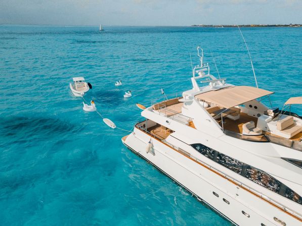 Private Luxury Yacht Experience to Isla Mujeres (100ft) image 8