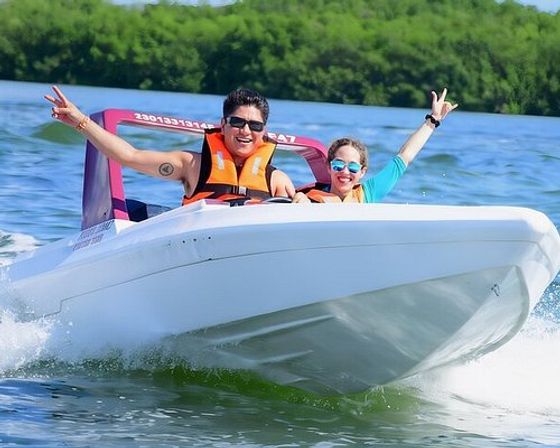 Cancun Speed Boat & Snorkel Adventure: Lagoon to Reef Experience image 5