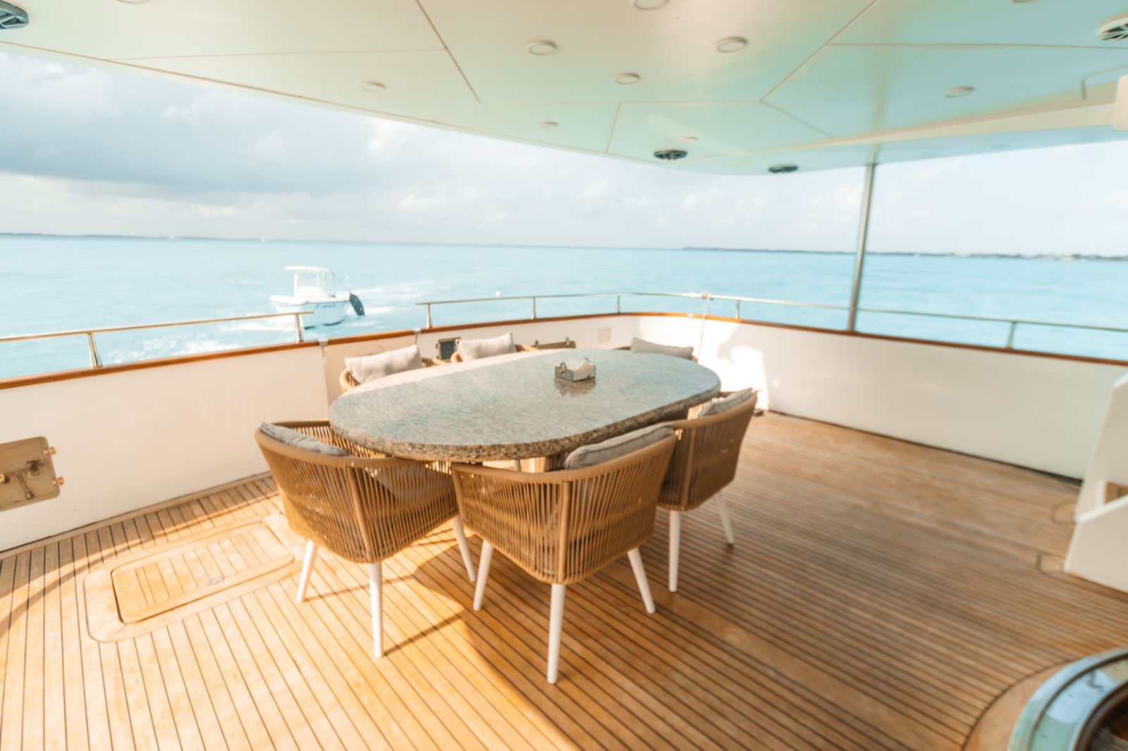 Private Luxury Yacht Experience to Isla Mujeres (100ft) image 4