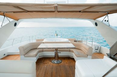 Private Luxury Yacht Experience to Isla Mujeres (100ft) image 6