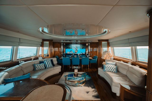 Private Luxury Yacht Experience to Isla Mujeres (100ft) image 4