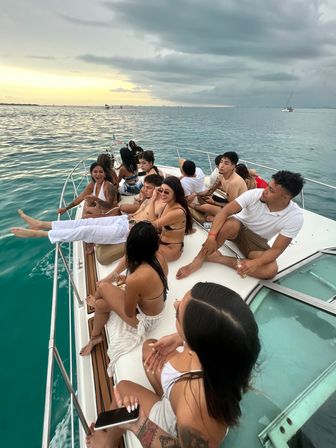 Private 55ft Luxury Yacht Experience to Isla Mujeres (6-8 Hours, All Inclusive) image 3
