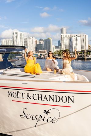 Seaspice Pardo Yacht Experience image 1