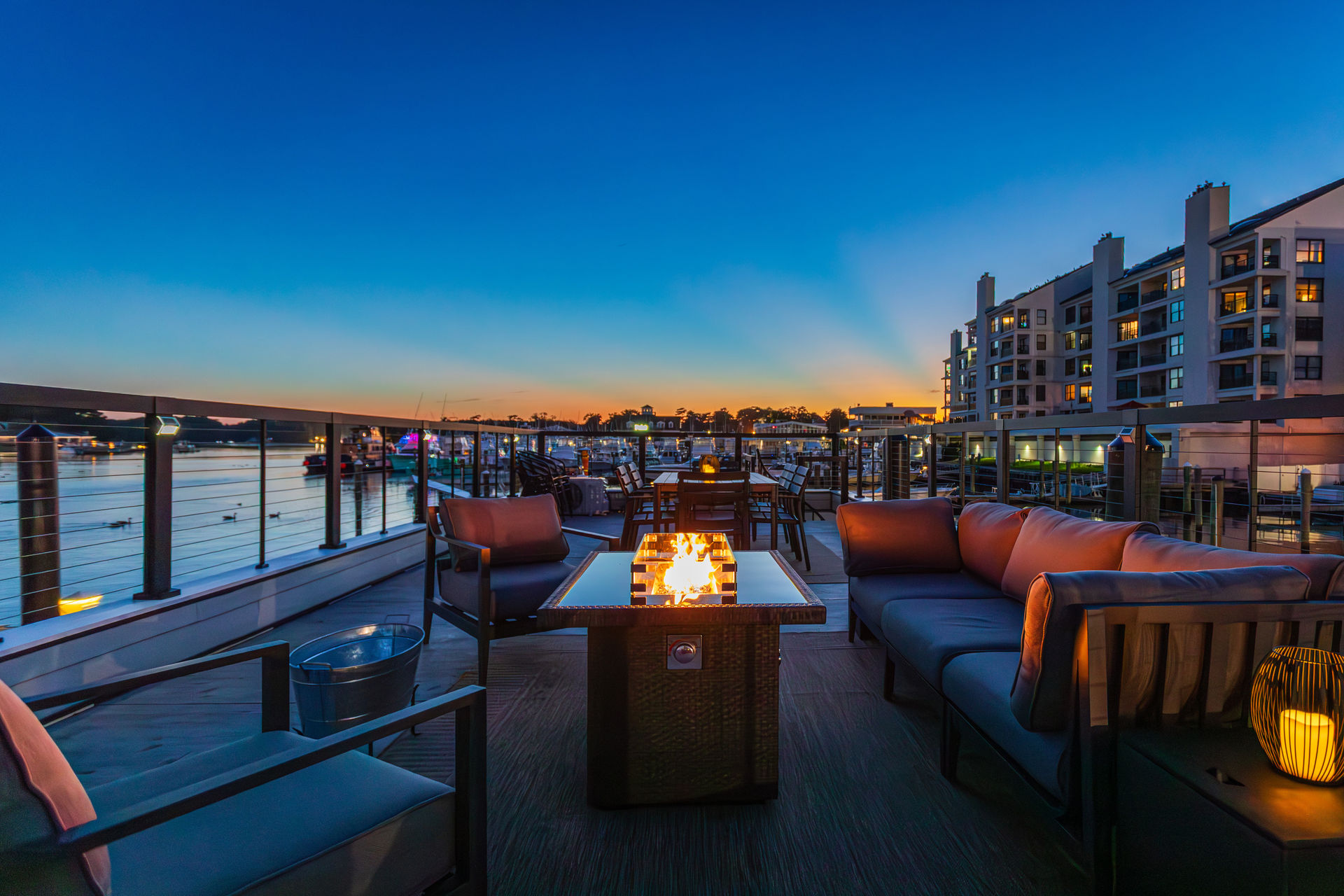 Luxury Houseboat - Fire Pit & Rooftop - Steps from the beach image 1
