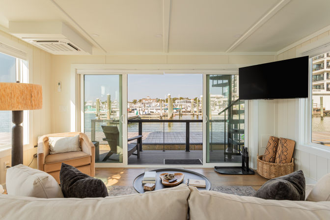Luxury Houseboat - Rooftop - Steps from the beach image 8