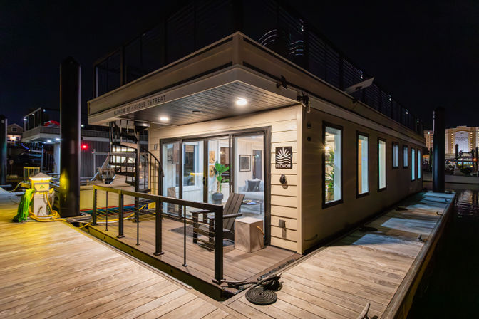 Luxury Houseboat - Rooftop - Steps from the beach image 2