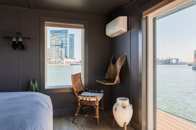 Luxury Houseboat - Rooftop - Inner Harbor Skyline Views image 23
