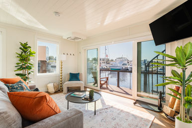 Luxury Houseboat - Pool & Rooftop - Barefoot Landing Resort image 5