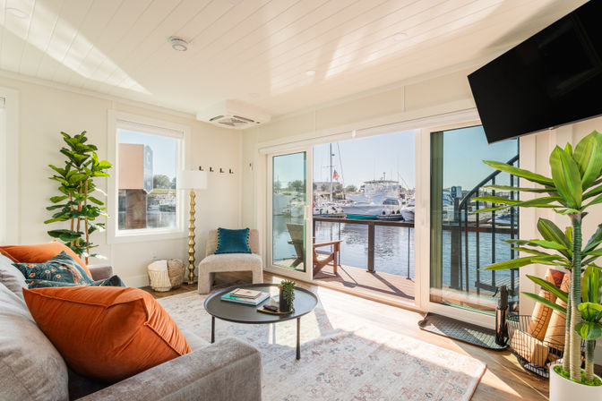 Luxury Houseboat - Pool & Rooftop - Barefoot Landing Resort image 6