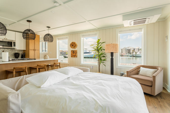 Luxury Houseboat - Rooftop - Steps from the beach image 23