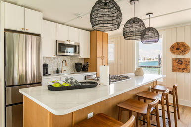 Luxury Houseboat - Rooftop - Steps from the beach image 9