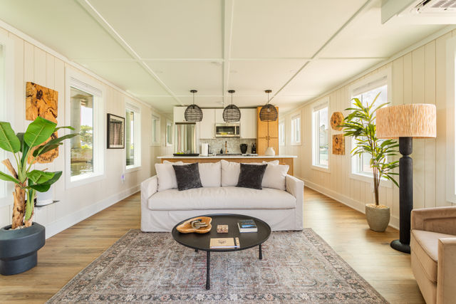 Luxury Houseboat - Fire Pit & Rooftop - Steps from the beach image 4