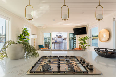Luxury Houseboat - Pool & Rooftop - Barefoot Landing Resort image 17