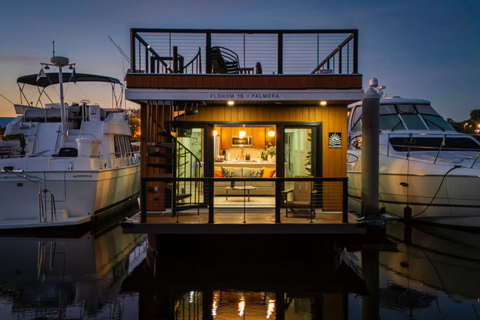 Luxury Houseboat - Pool & Rooftop - Barefoot Landing Resort image 2