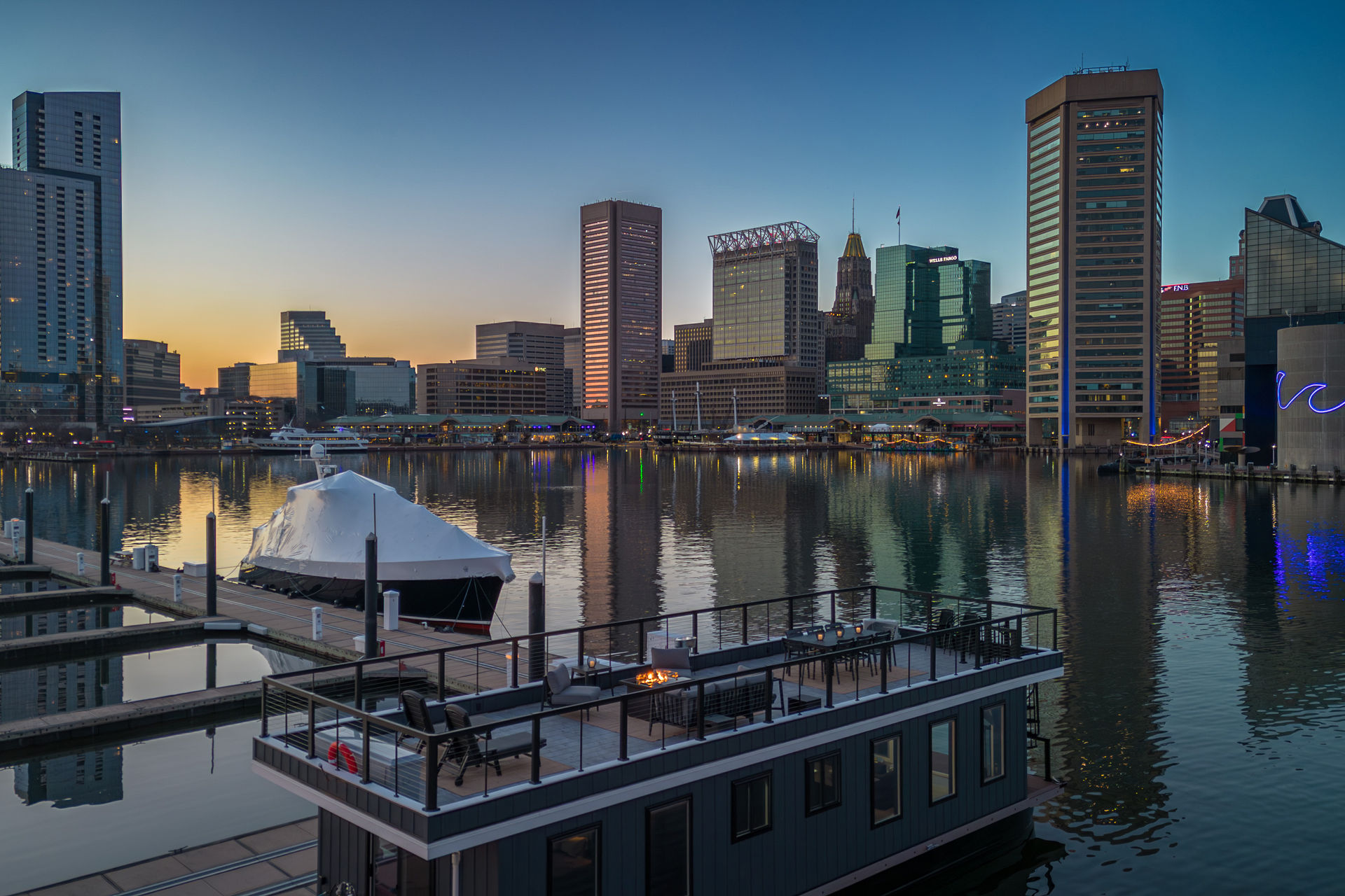 Luxury Houseboat - Rooftop Fire Pit - Inner Harbor Skyline Views image 1