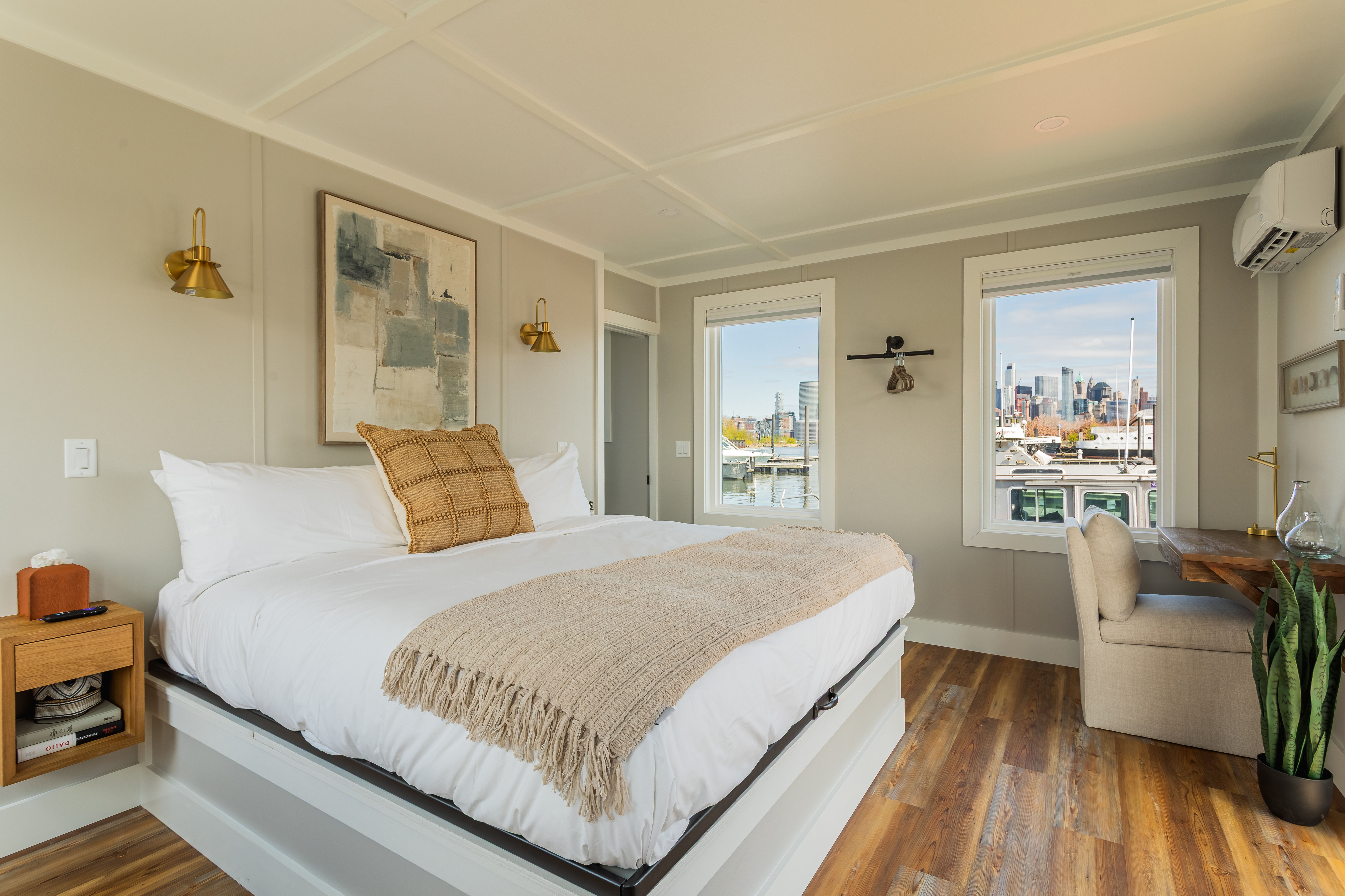 Luxury Houseboat - Rooftop - Manhattan Skyline Views image 4