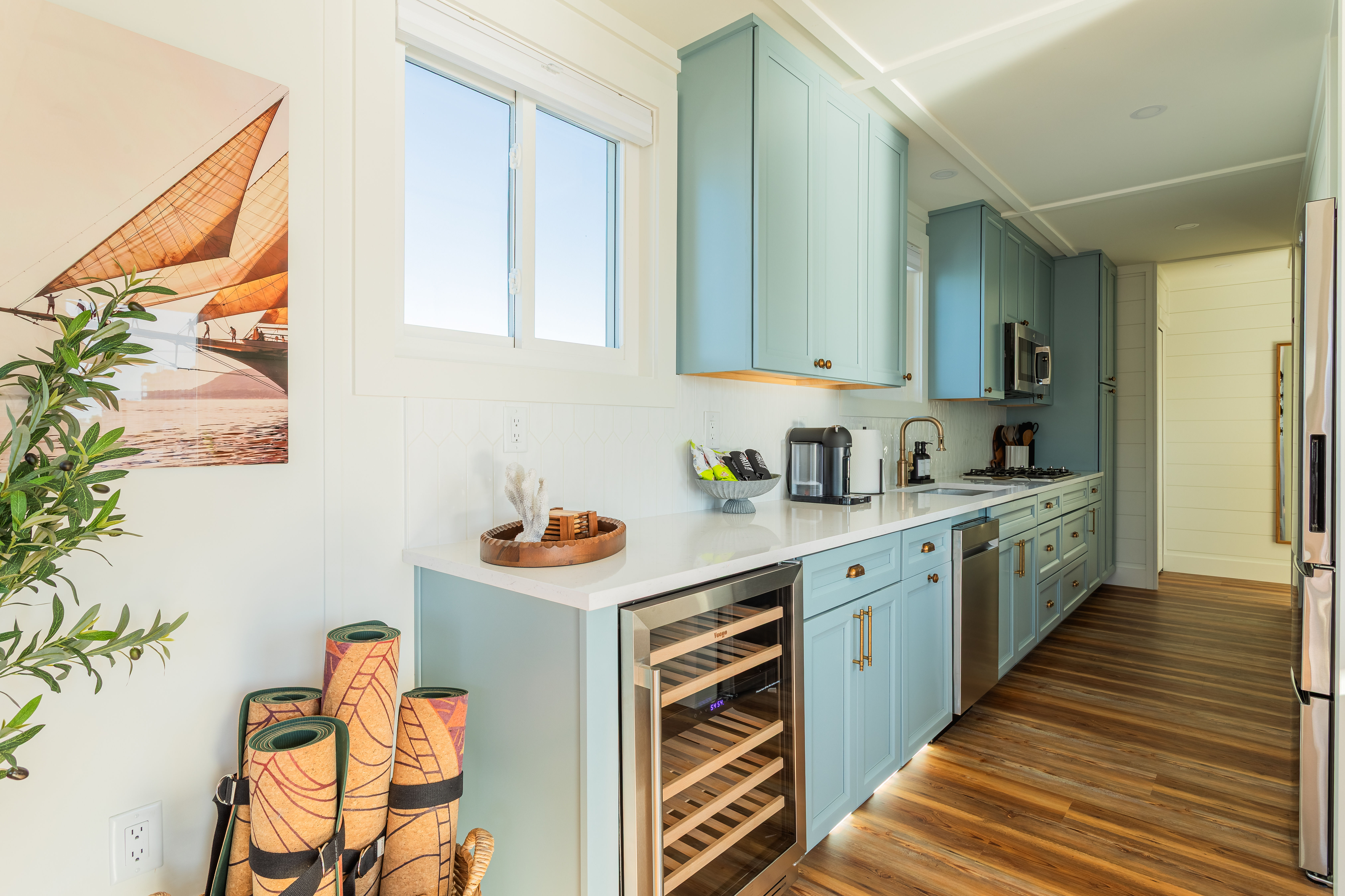 2BR Luxury Houseboat - Pool & Rooftop - Sleeps 6 image 4