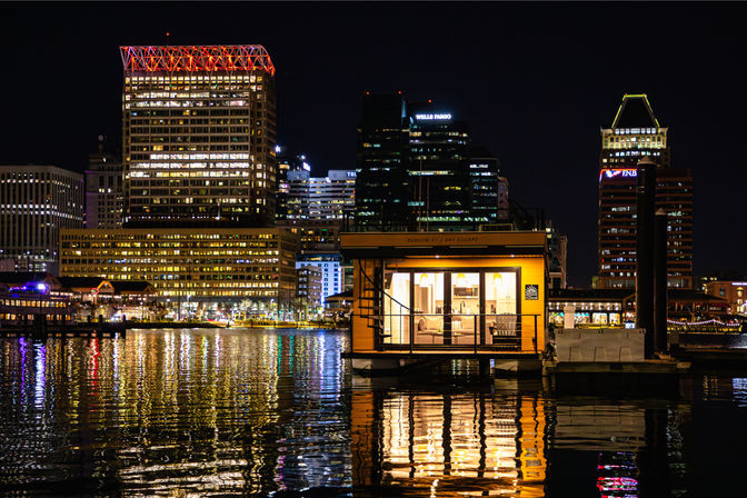 Luxury Houseboat - Rooftop Fire Pit - 360 Skyline Views image 1