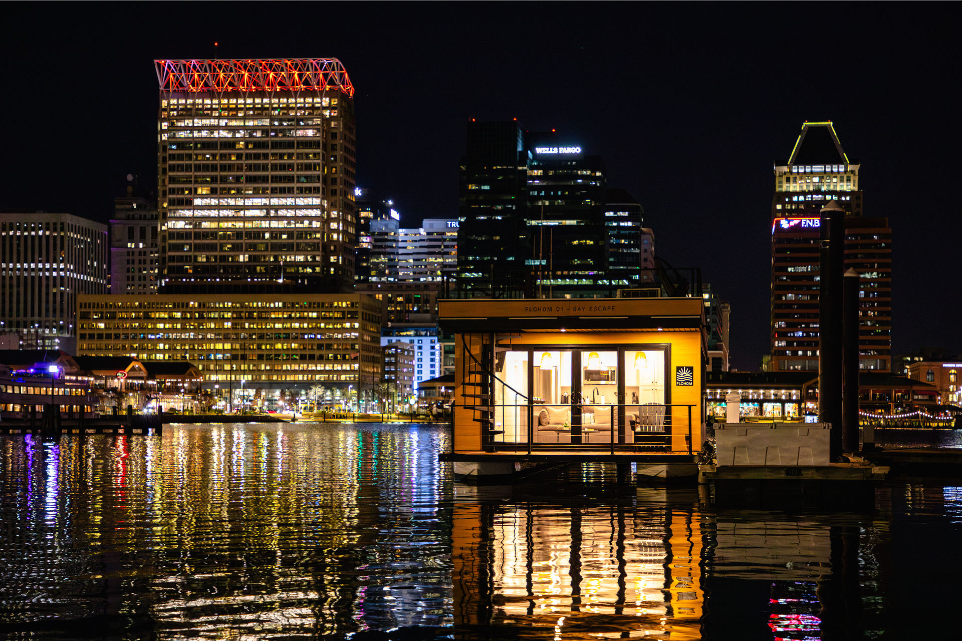 Luxury Houseboat - Rooftop Fire Pit - 360 Skyline Views image 1