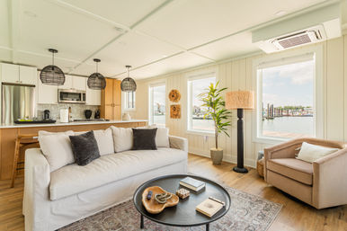 Luxury Houseboat - Rooftop - Steps from the beach image 7