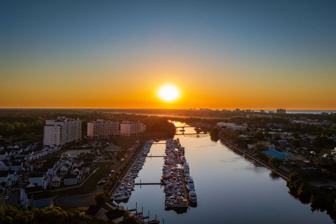 2BR Luxury Houseboat - Pool & Rooftop - Sleeps 6 image 28