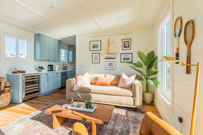 2BR Luxury Houseboat - Pool & Rooftop - Sleeps 6 image 22