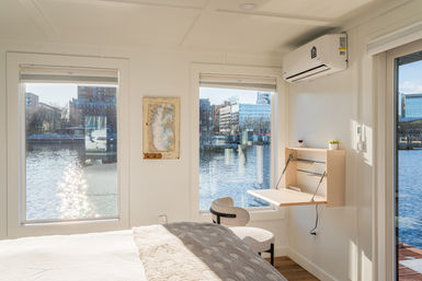 Luxury Houseboat - Rooftop Fire Pit - 360 Skyline Views image 19