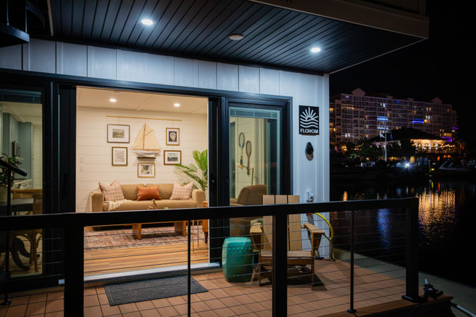 2BR Luxury Houseboat - Pool & Rooftop - Sleeps 6 image 17