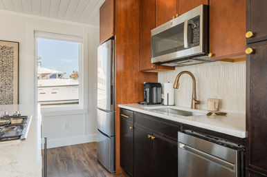 Luxury Houseboat - Pool & Rooftop - Barefoot Landing Resort image 18