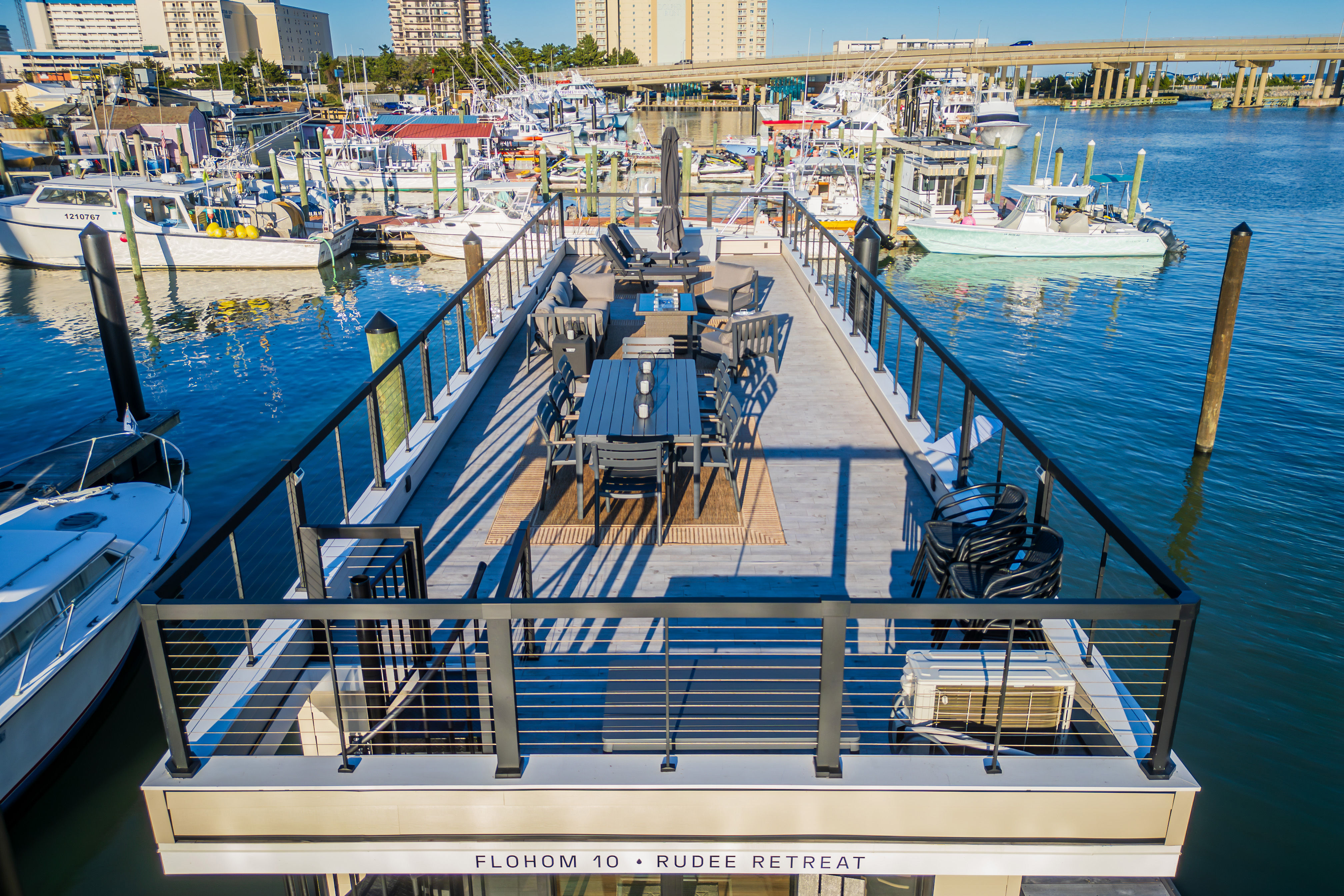 Luxury Houseboat - Rooftop - Steps from the beach image 3