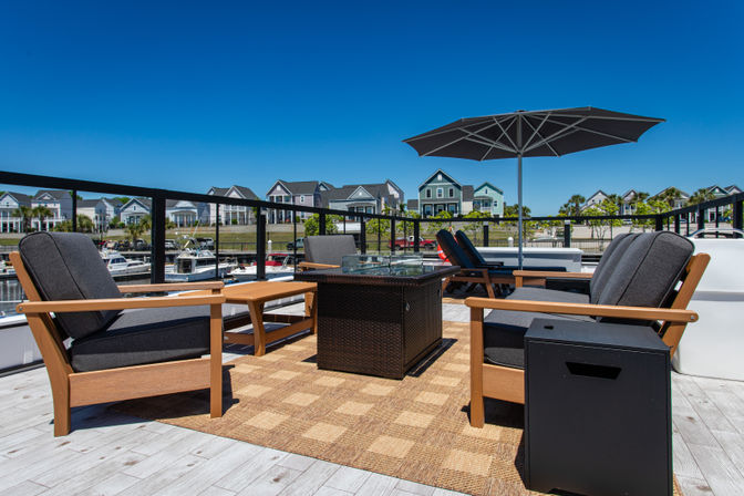 2BR Luxury Houseboat - Pool & Rooftop - Sleeps 6 image 20