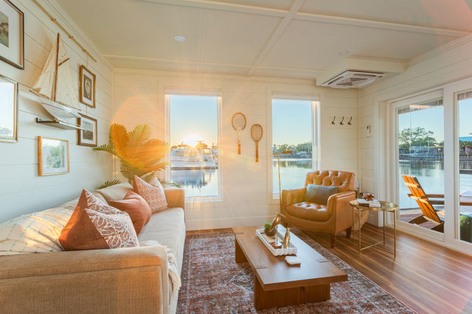 2BR Luxury Houseboat - Pool & Rooftop - Sleeps 6 image 7