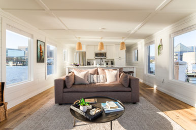 Luxury Houseboat - Rooftop Fire Pit - 360 Skyline Views image 8