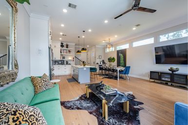 The Black House: Downtown Escape with Hot Tub, Chef, Stylish Decor, Massage & Mixology Class image 12