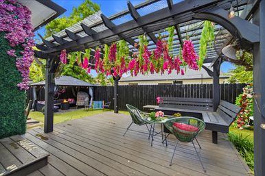 Bloom House: Floral-Themed Downtown Home with Hot Tub, Chef, Massage & Mixology Class image 42