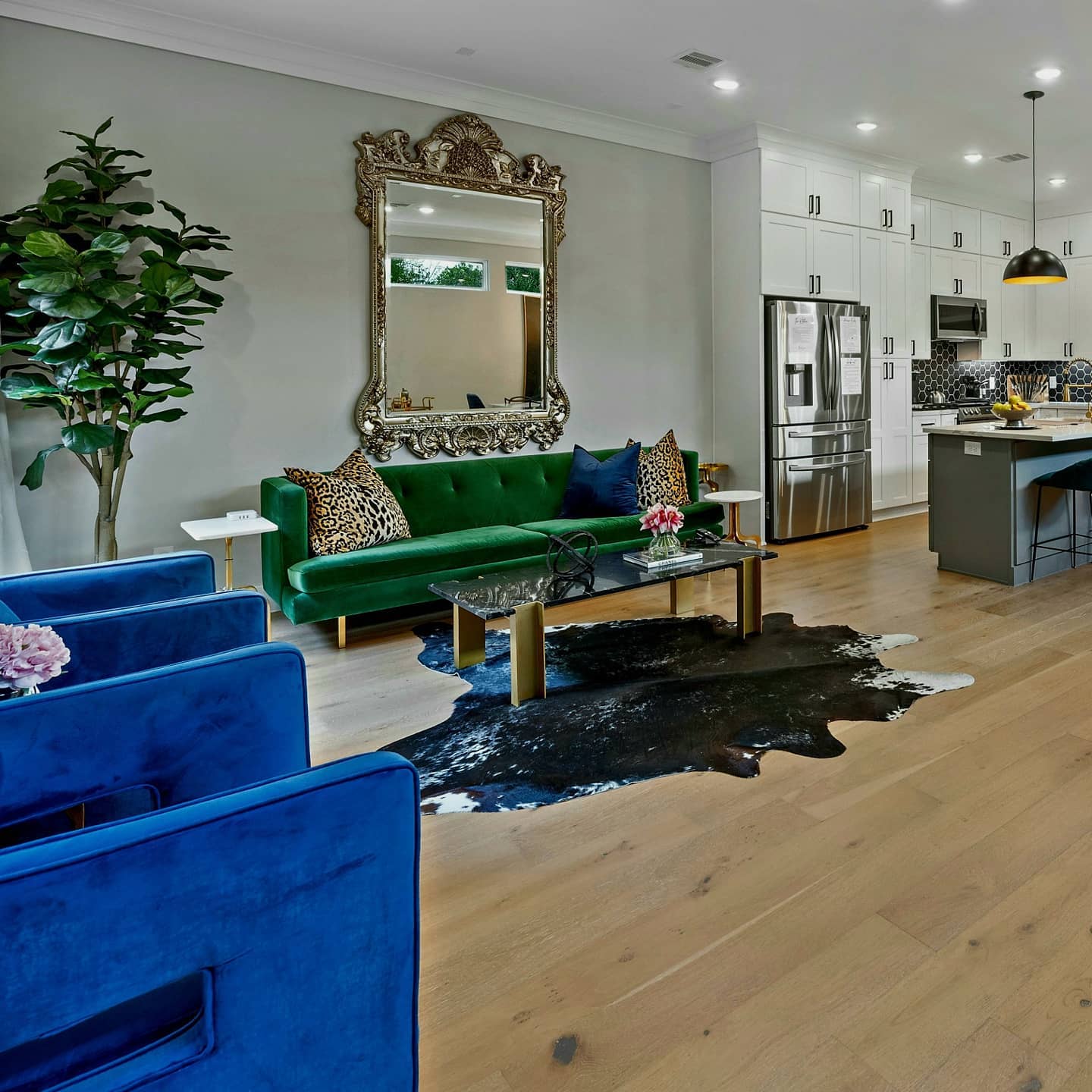 The Black House: Downtown Escape with Hot Tub, Chef, Stylish Decor, Massage & Mixology Class image 4