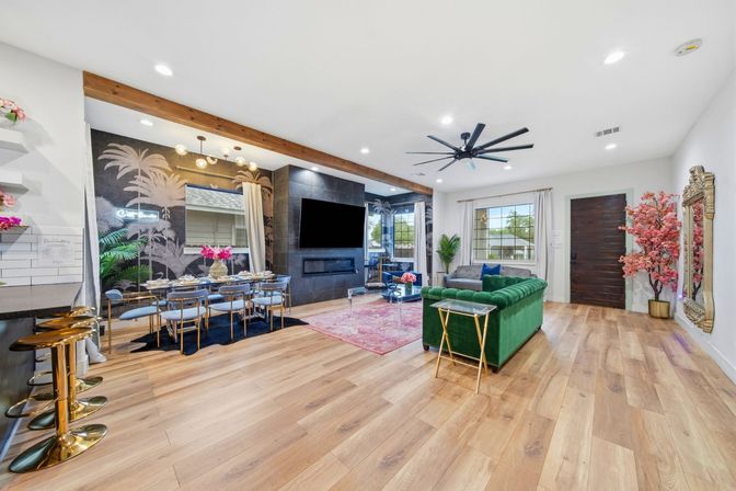 Bloom House: Floral-Themed Downtown Home with Hot Tub, Chef, Massage & Mixology Class image 45