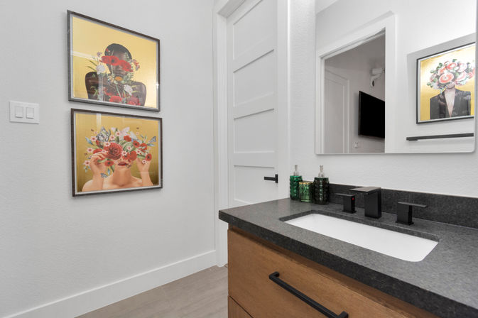 Bloom House: Floral-Themed Downtown Home with Hot Tub, Chef, Massage & Mixology Class image 40