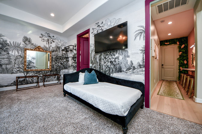 The Secret Garden HTX: Stylish 5 BR Home with Hot Tub, Chef, Massage & Mixology class image 28