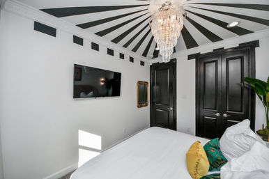 The Secret Garden HTX: Stylish 5 BR Home with Hot Tub, Chef, Massage & Mixology class image 42