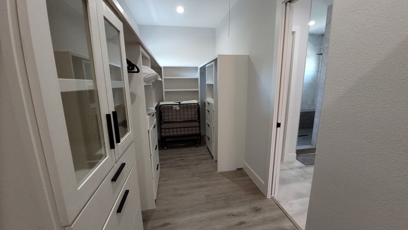 Bloom House: Floral-Themed Downtown Home with Hot Tub, Chef, Massage & Mixology Class image 29