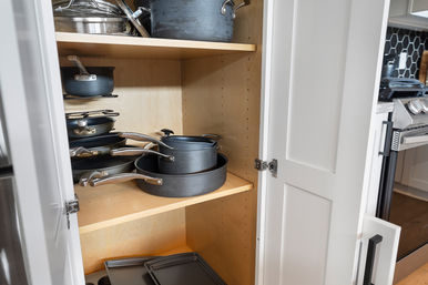 The Black House: Downtown Escape with Hot Tub, Chef, Stylish Decor, Massage & Mixology Class image 43