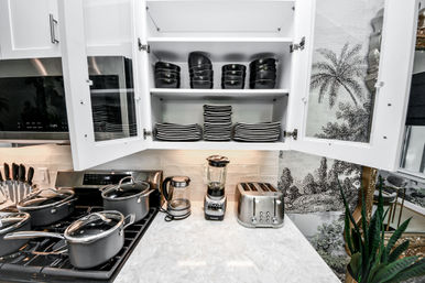 The Secret Garden HTX: Stylish 5 BR Home with Hot Tub, Chef, Massage & Mixology class image 21