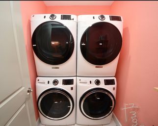 The Secret Garden HTX: Stylish 5 BR Home with Hot Tub, Chef, Massage & Mixology class image 70