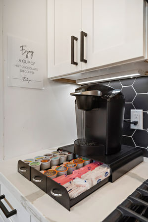 The Black House: Downtown Escape with Hot Tub, Chef, Stylish Decor, Massage & Mixology Class image 48