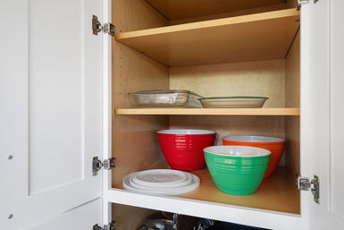 The Black House: Downtown Escape with Hot Tub, Chef, Stylish Decor, Massage & Mixology Class image 47