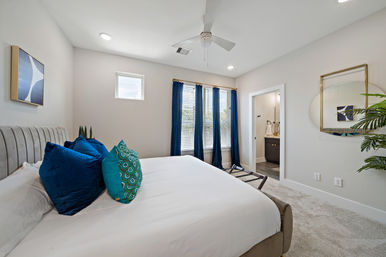 The Black House: Downtown Escape with Hot Tub, Chef, Stylish Decor, Massage & Mixology Class image 28