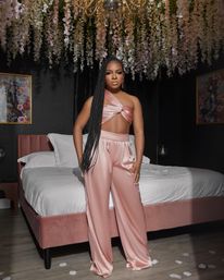 Bloom House: Floral-Themed Downtown Home with Hot Tub, Chef, Massage & Mixology Class image 39