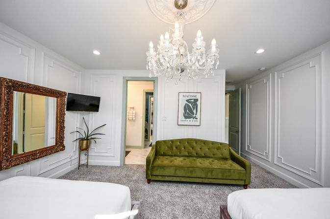 The Secret Garden HTX: Stylish 5 BR Home with Hot Tub, Chef, Massage & Mixology class image 54