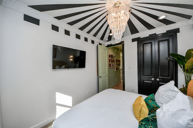 The Secret Garden HTX: Stylish 5 BR Home with Hot Tub, Chef, Massage & Mixology class image 35